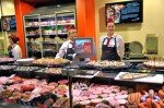 „Darf’s ein bisschen mehr sein?“ – REWE Dortmund mit Theken-TV „Darf’s ein bisschen mehr sein?“ – REWE Dortmund mit Theken-TV
