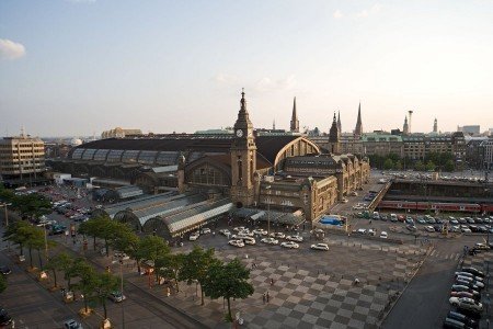 Herz der digitalen Ströer Stadt Hamburg: Hamburg Hbf (Foto:Deutsche Bahn AG) Herz der digitalen Ströer Stadt Hamburg: Hamburg Hbf (Foto:Deutsche Bahn AG)