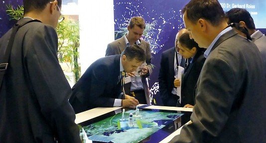 OMV Gas & Power begeistert Messebesucher mit dem Samsung SUR40