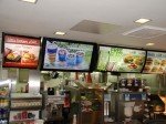 Digitale Menu Boards bei McDonald's in Großbritannien (Foto: ComQi)