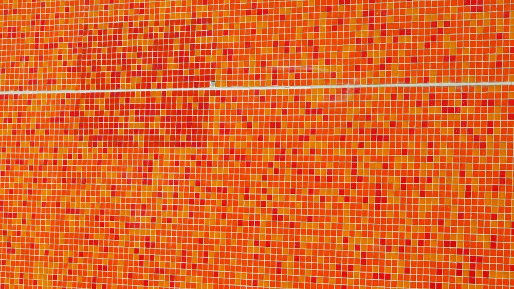 Mehr Farbe wagen. Mosaik auf dem Berliner Messegelände (Foto: invidis.de)