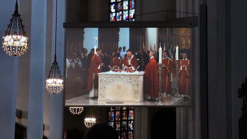 Münchner Frauenkirche: Projektion während eines Gottesdienstes (Foto: Panasonic)