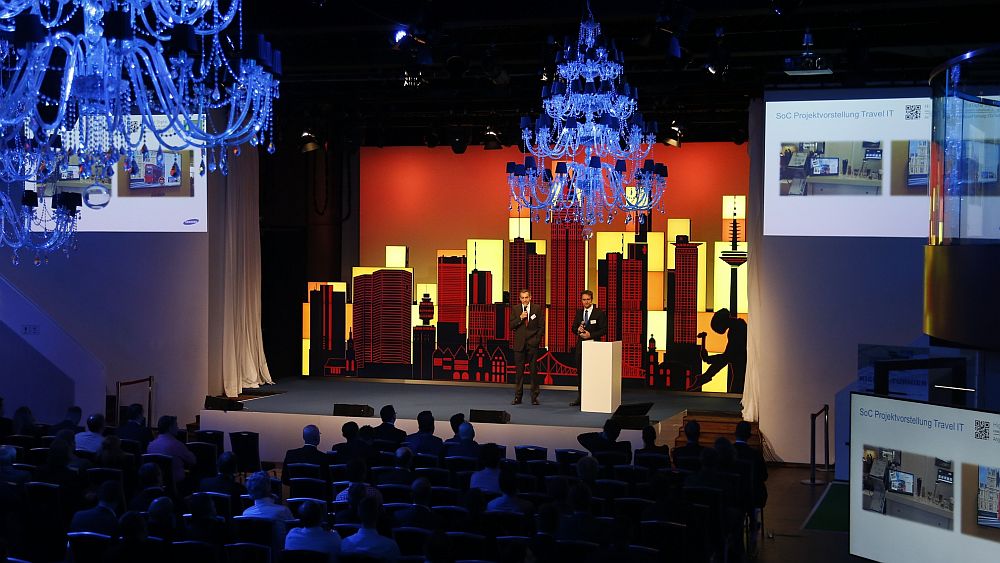 Insgesamt 10 Lichtstimmungen: Bühne und Publikum (Foto: Samsung)