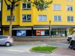 Signos Video Walls vor der Demontage - die rechte Installation wird um 6 Grad anders ausgerichtet (Foto: Signo Display)