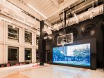 Video Wall und Basketballplatz bei Nike in SoHo (Foto: Nike)