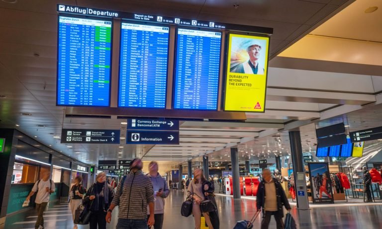 Flughafen Zürich APG SGA erweitert DooH Netz invidis