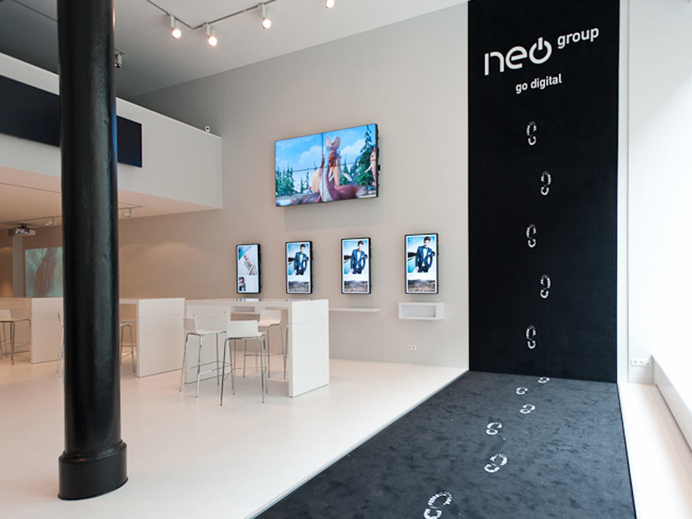 neo_showroom_02.jpg