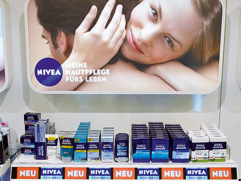 Nivea setzt auf digitale Regal-Displays (Foto: Nivea /invidis)