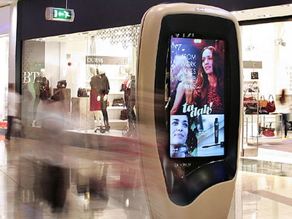 Digitales Werbemittel in einer Shopping Mall in Irland (Foto: CBS Outdoor International)