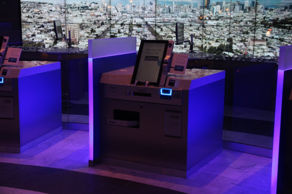 Self-Service terminals with 21.5" touch screen offer iPad similar user experience and personalized user interface