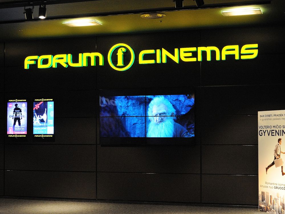 Samsung-Videowall bei Forum Cinemas in Litauen (Foto: Hansab)