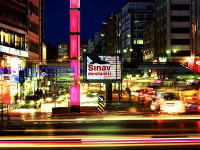 Jahreszahlen: Ströer erzielt Millionen-Gewinn – DooH wächst in D ...