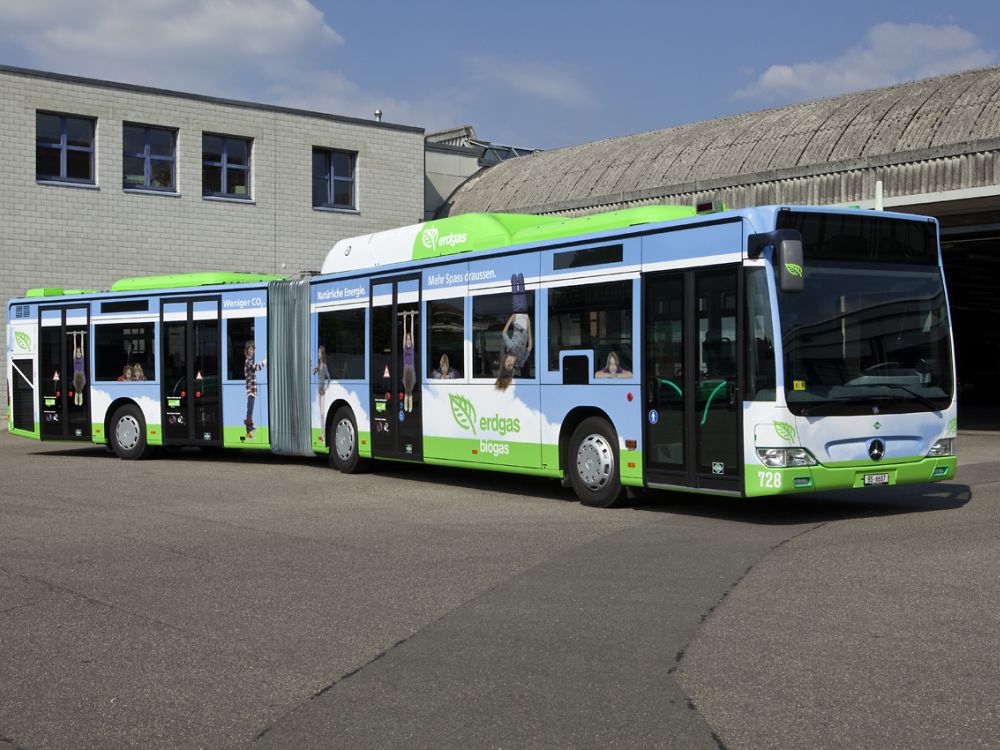 BVB-Bus mit Werbung für Gasverbund (Foto: Basler Verkehrs-Betriebe)