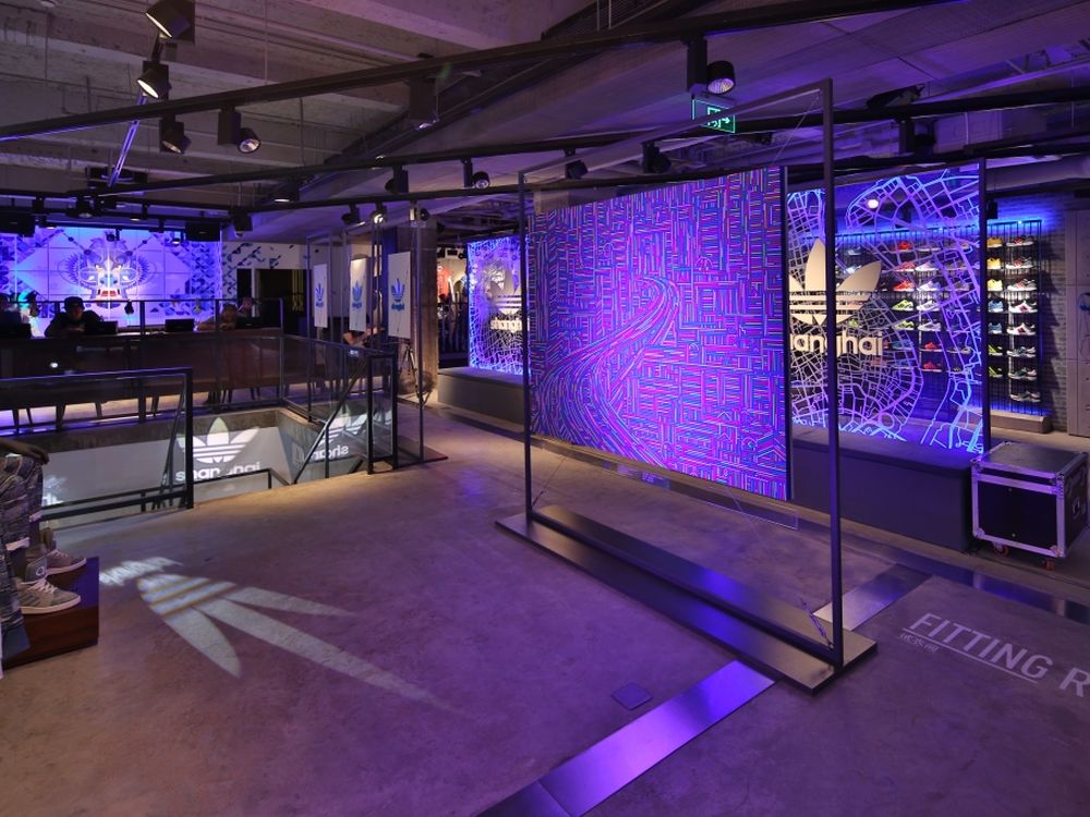 Adidas Flagship Store in Shanghai mit Video Wall (hinten links) (Foto: Adidas)