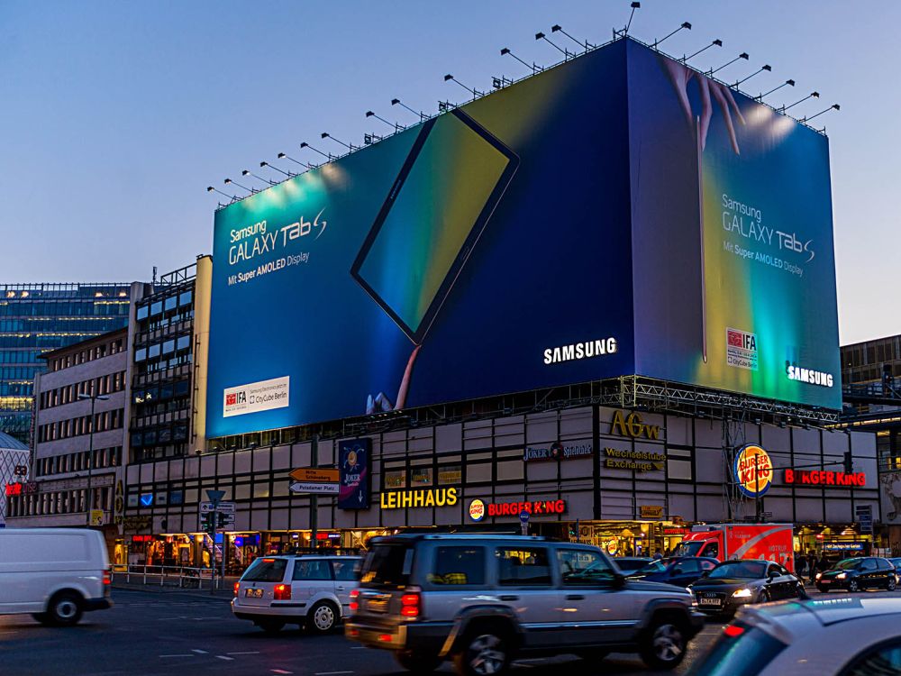 Samsung startet zur IFA 2014 eine Riesenposter-Kampagne für das Galaxy Tab S (Foto: blowUP media)