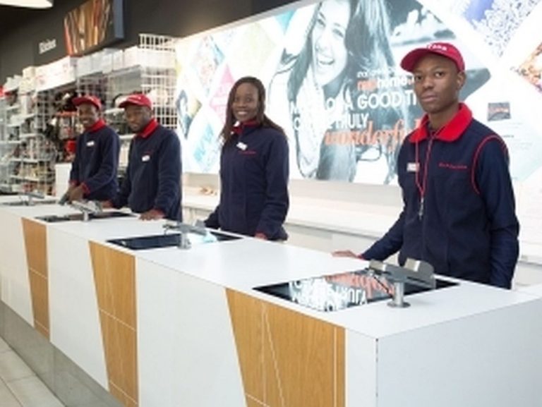 Südafrika Roll Out von 2.500 EloDisplays bei Mr. Price invidis