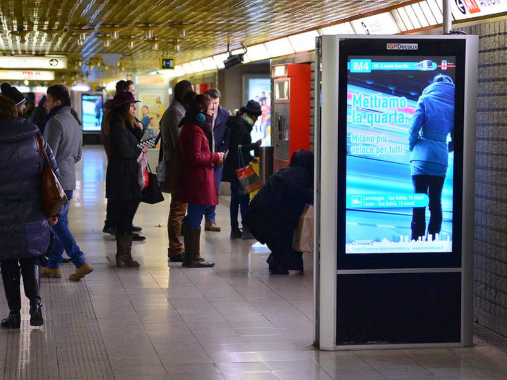 IGPDecaux-Portfolio: digitale Screens in Mailänder U-Bahnhof (Foto: IGPDecaux)