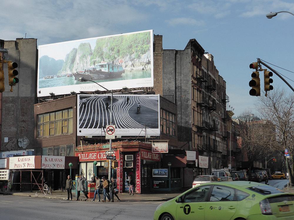 Im März 2015: iPhone 6-Kampagne Billboards in New York (Foto: invidis)