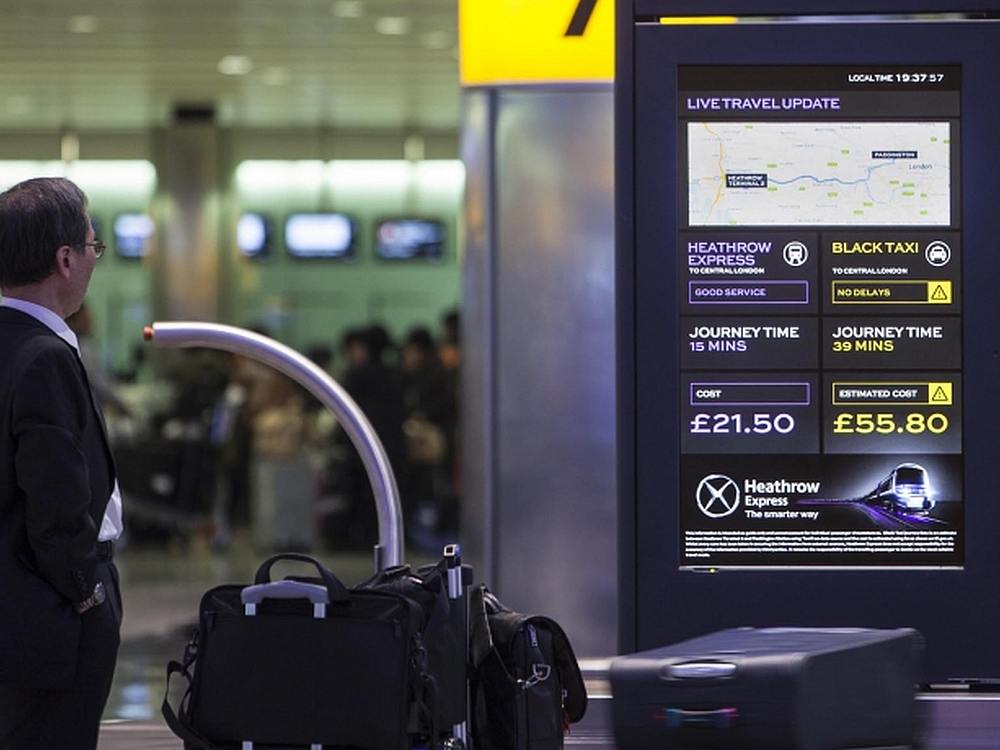 Airport Heathrow Real Time-Kampagne mit Verkehrsinfos (Foto: JCDecaux)