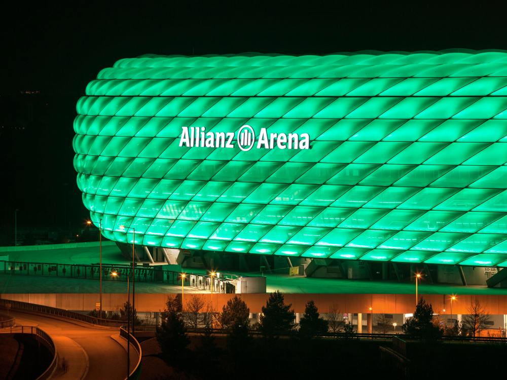Dasselbe in Grün - Sonderillumination der Allianz Arena (Foto: Philips)
