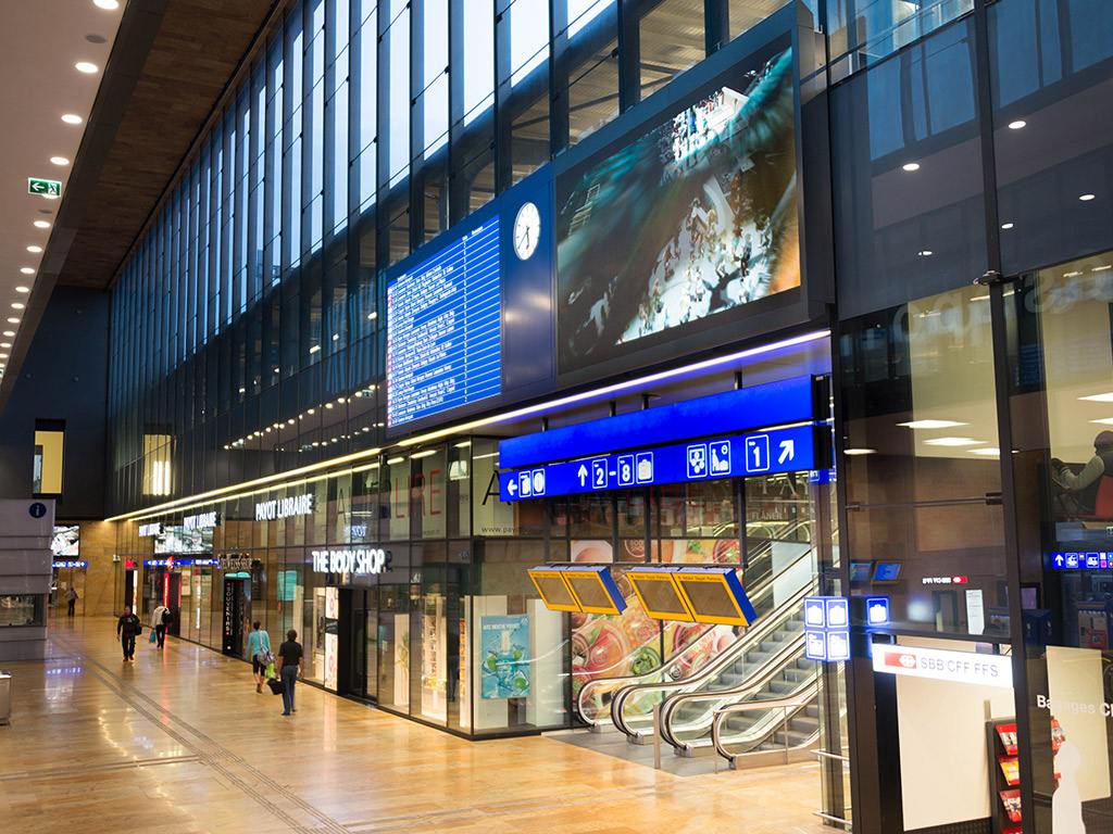 LED Boards der SBB am Bahnhof Genève Cornavin (Foto: SBB)