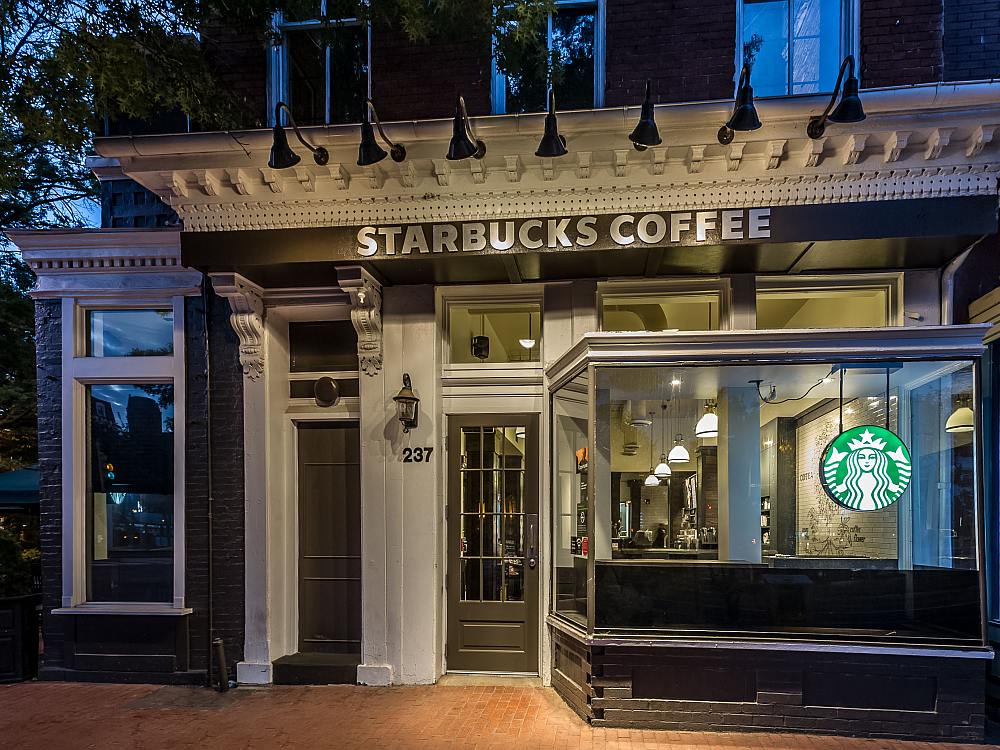 Kein Drive-Thru, also auch künftig ohne Outdoor Screen - Starbucks Store, Capitol Hill, Washington, D.C. (Foto: Starbucks)