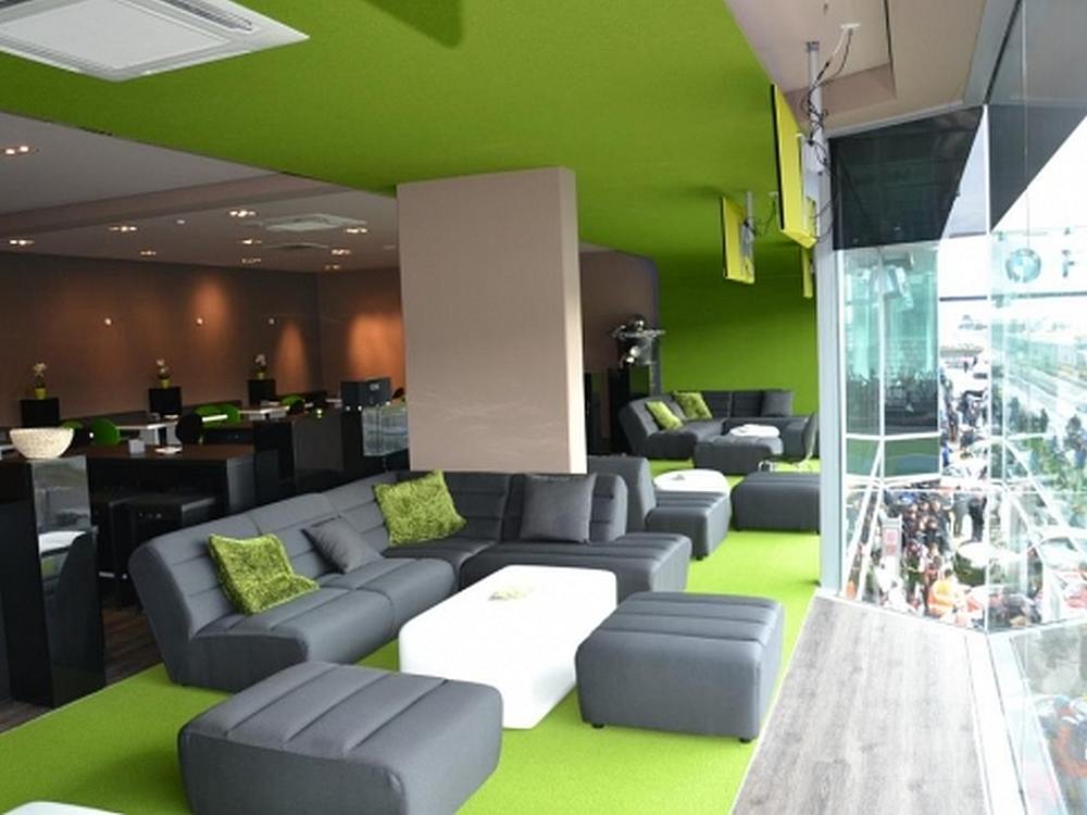 Lounge von SX Consulting am Nürburgring (Foto: SX Consulting Group)
