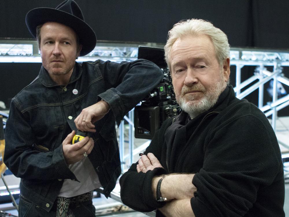 Am Set von Man of the Future - Regisseur Jake Scott und Vater und Produzent Ridley Scott (Foto: LG)