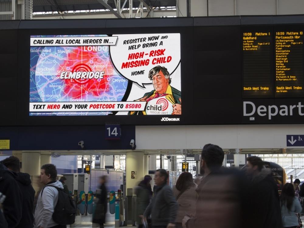 Suche nach vermissten Kindern - aktuelle DooH Kampagne in UK (Foto: JCDeaux)