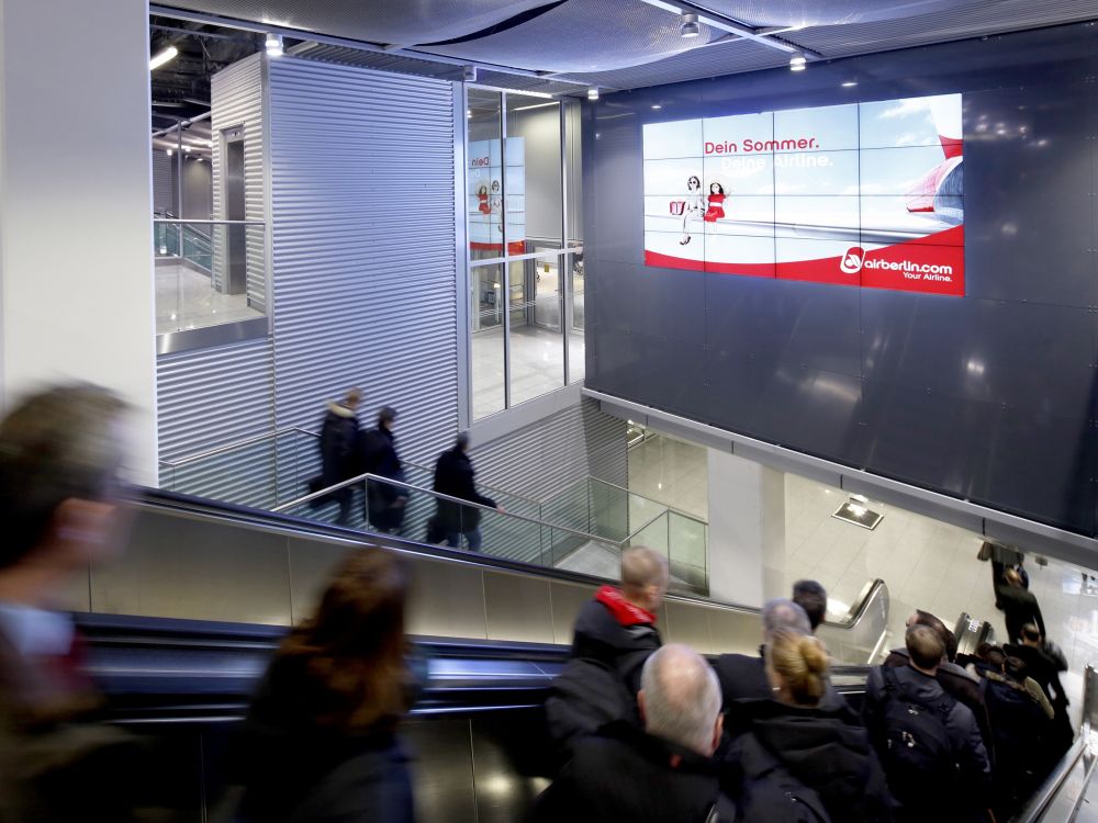 4x4 Video Wall aus NEC Screens am Airport Düsseldorf (Foto: NEC)