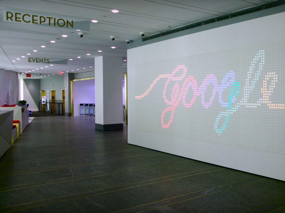 AnyPixel Video Wall bei Google in New York (Screenshot: invidis)