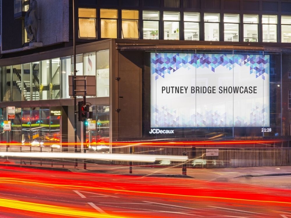Putney Bridge Showcase - neuer Standort mit zwei großen DooH Screens (Foto: JCDecaux)