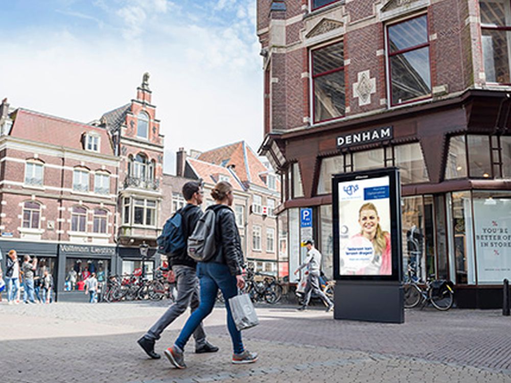 In der Innenstadt von Utrecht installierte der Außenwerber nun den ersten 84 Zoll Screen (Foto: JCDecaux)