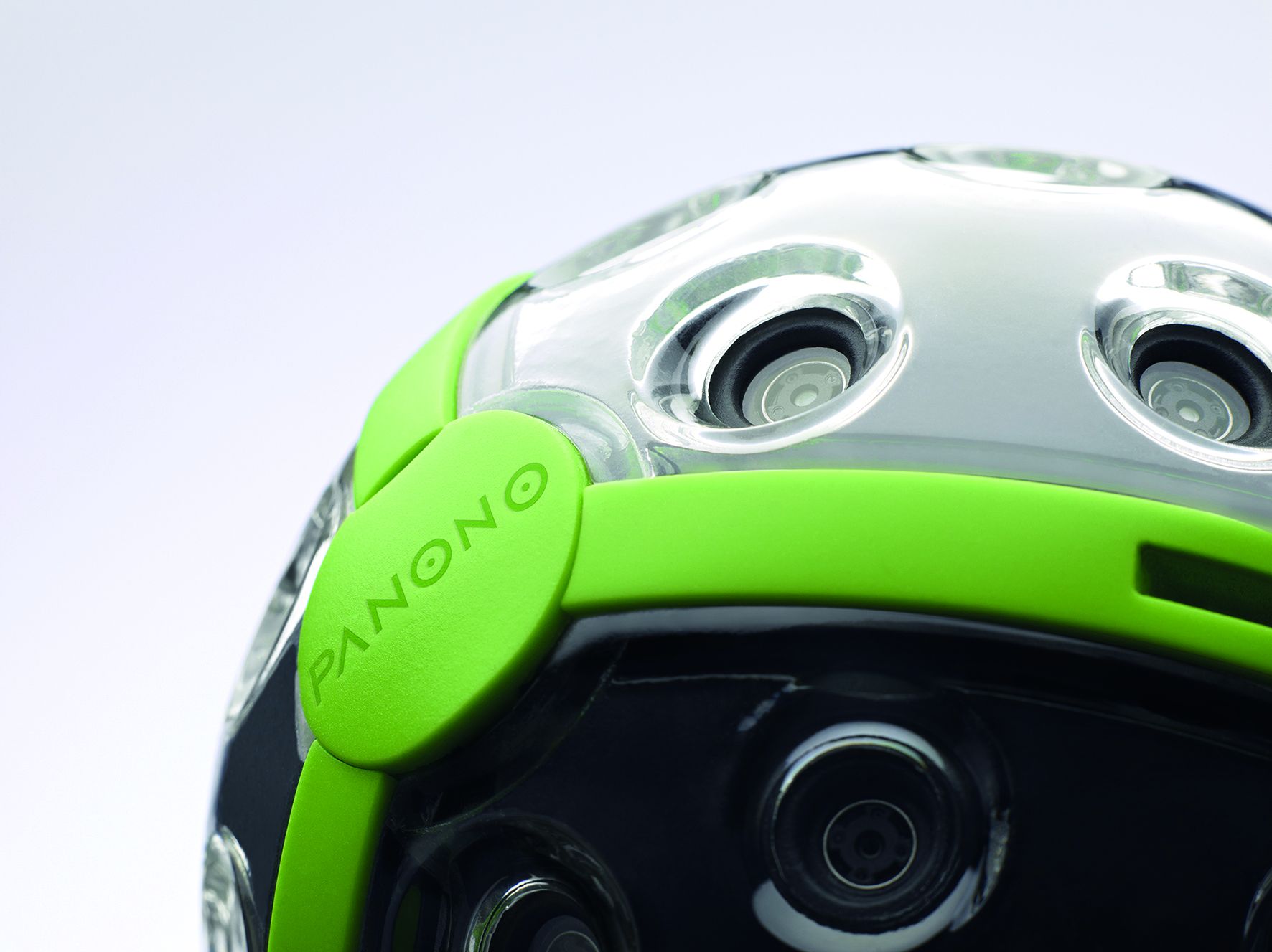 Insgesamt 36 Fixfokus-Kameras sind in der Panono integriert (Foto: Panono)