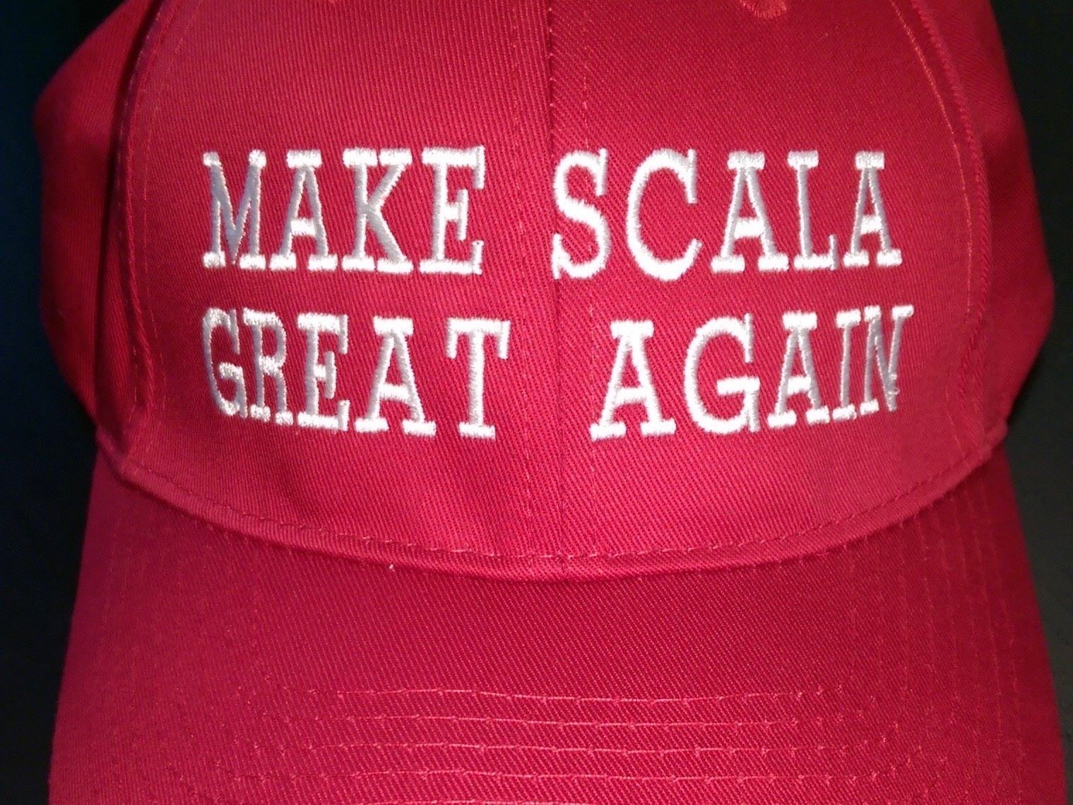 "Make Scala Great Again" - visueller Kommentar als Reaktion auf den Kauf (Foto / Grafik: Stratacache)