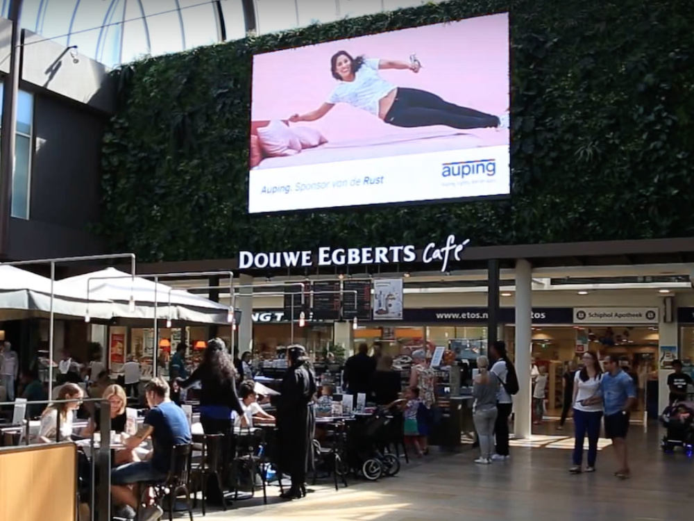 Werbungtreibender Auping nutzte Olympia als Umfeld für eine DooH Kampagne (Screenshot: invidis)