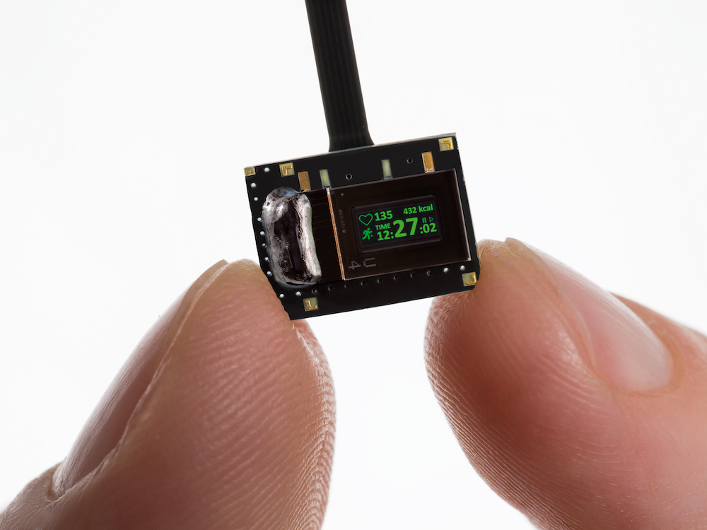 Das OLED Mikrodisplay nutzt einen Trick, um Strom zu sparen (Foto: Fraunhofer FEP)