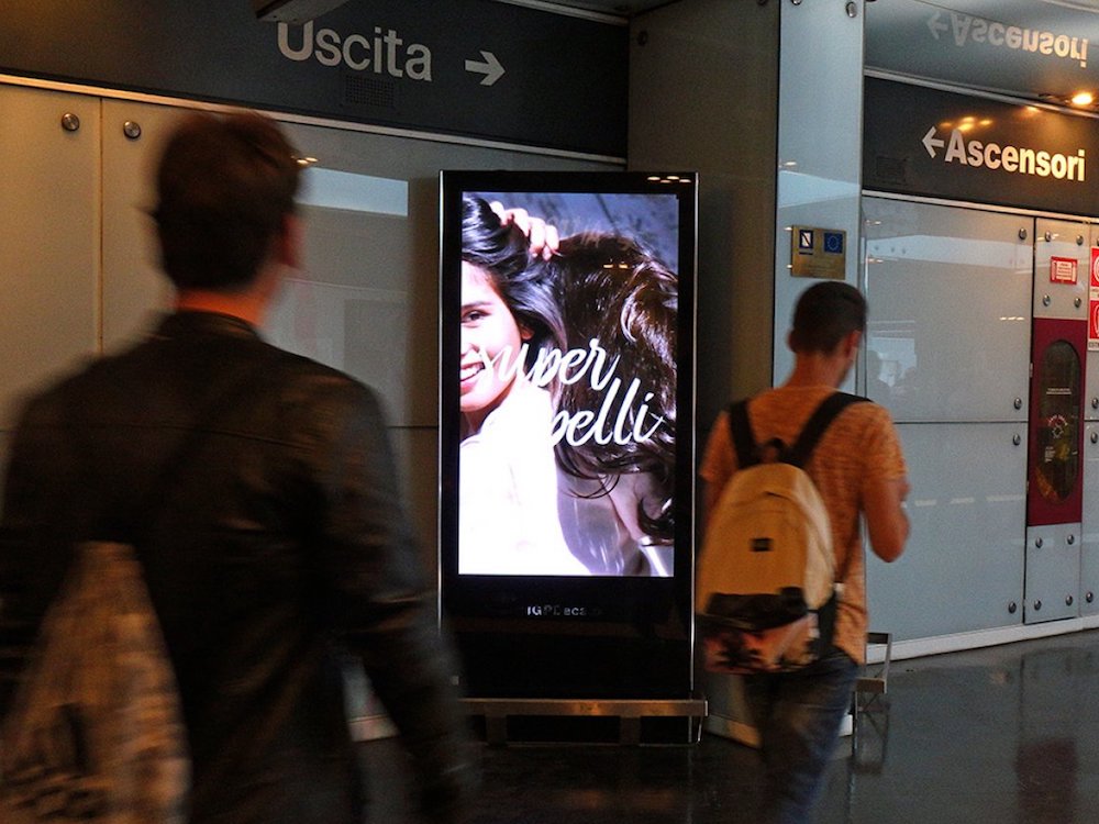 Dooh Screen von IGPDecaux in einer italienischen U-Bahnstation (Foto: IGPDecaux)