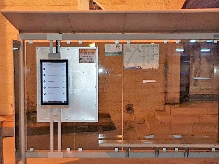 Digital Signage Verkehr Transport Netzwerk In Jerusalem Nutzt E Ink 