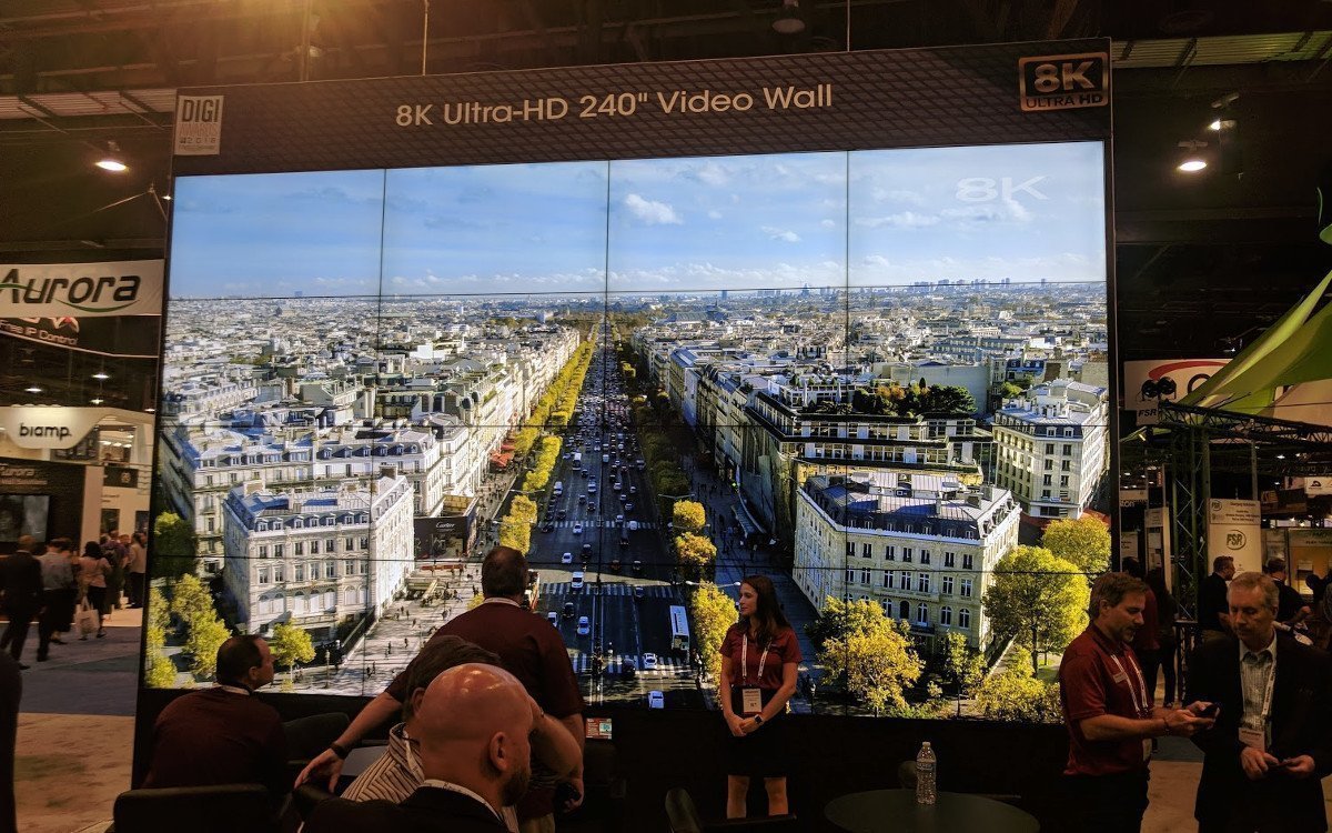 Sharp 8k Videowall auf der Infocomm 2018 (Foto: invidis)