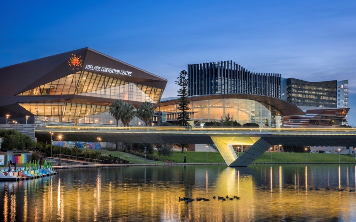 Das Adelaide Convention Centre investierte nun in neue Veranstaltungstechnik (Foto: Christie)