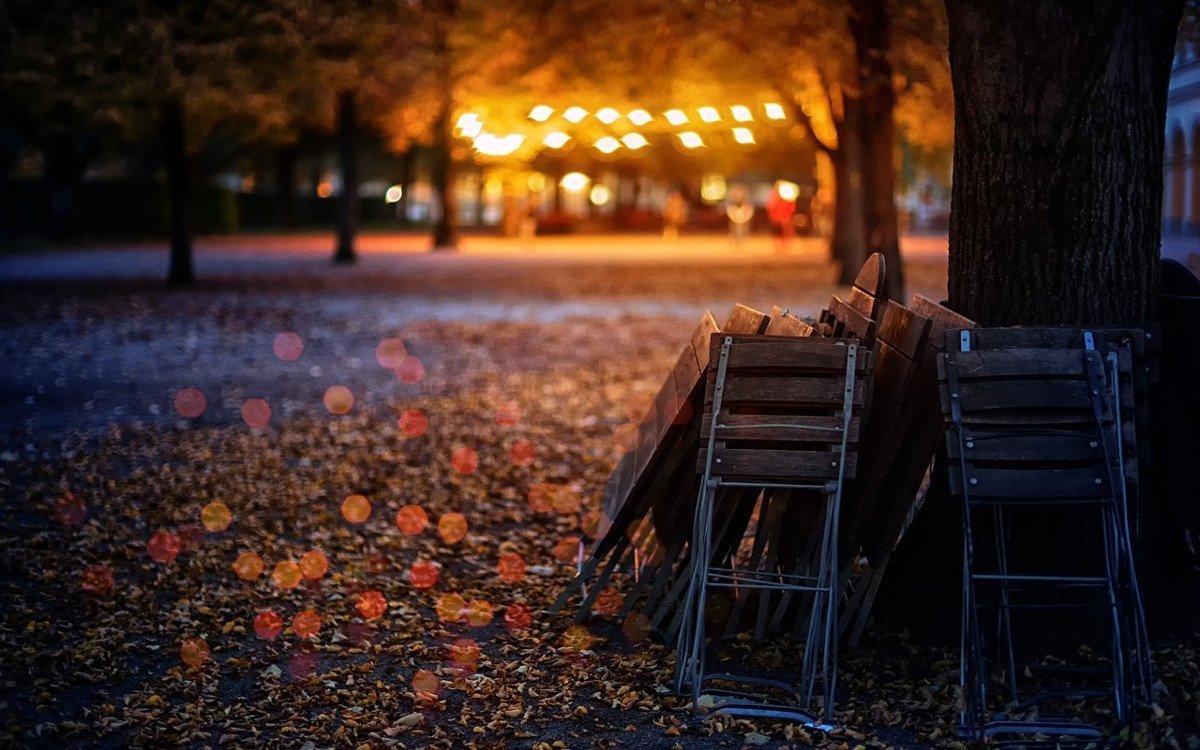 Biergarten im Herbst (Foto: Pixabay)