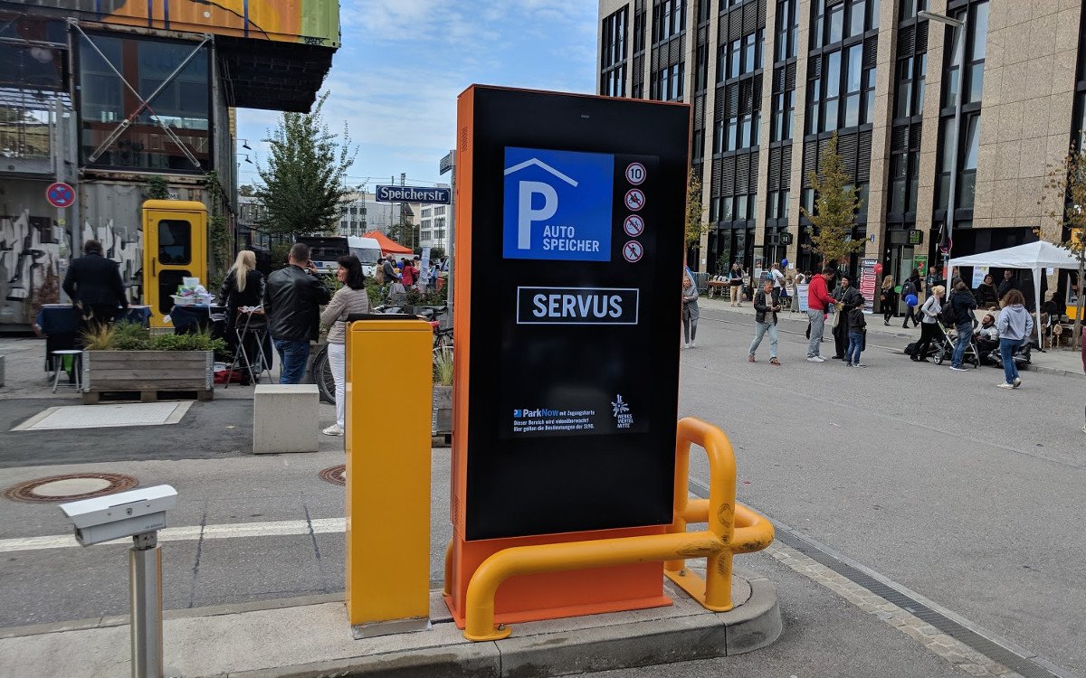 Parkhaus Signage in München (Foto: invidis)