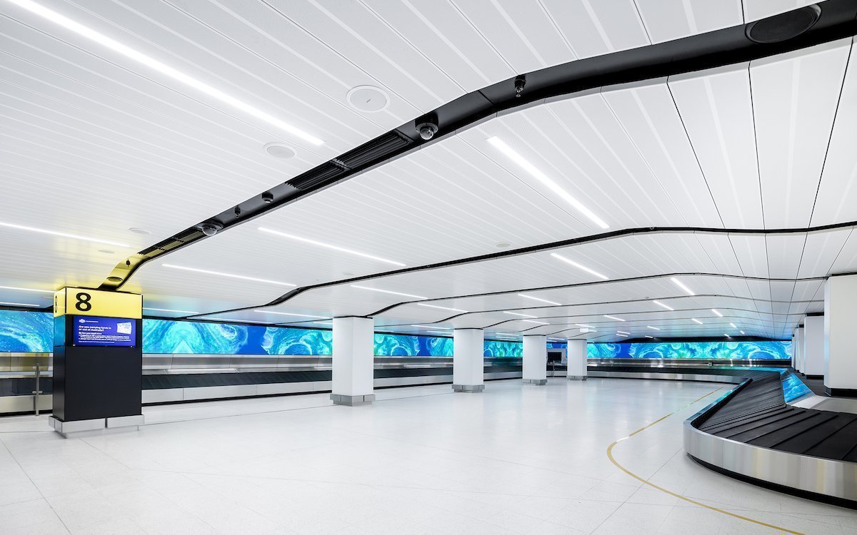 An der Gepäckausgabe des Terminal 2 des Flughafens von Melbourne wurde eine LED-Lösung für spektakuläre Digital-Kunst installiert (Foto: SiliconCore Technology)