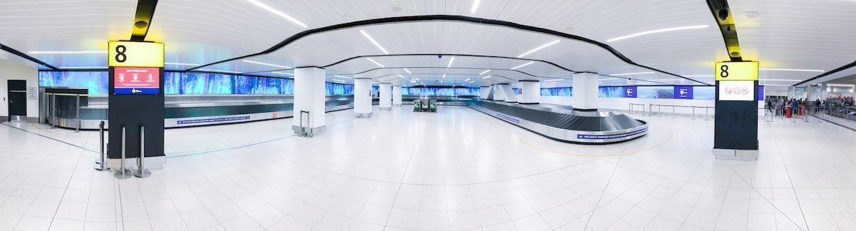 Mit dem LED Screen werden Reisende unterhalten und die Architektur aufgewertet (Foto: SiliconCore Technology)