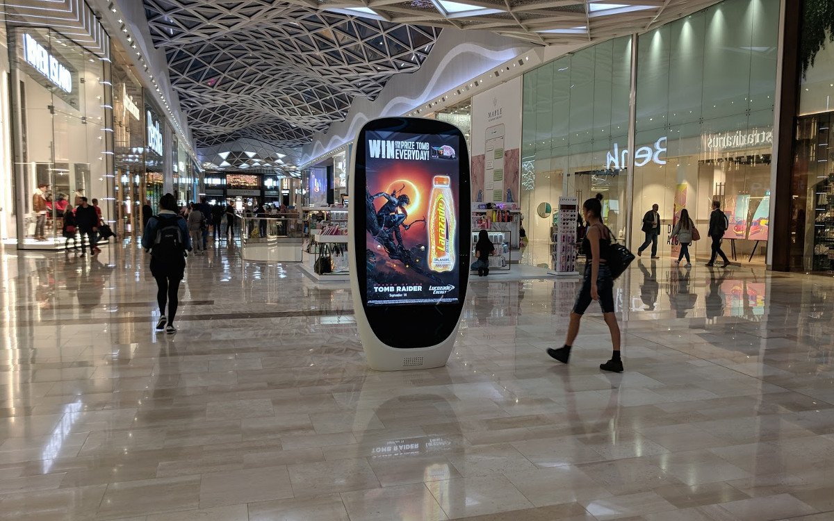 Screen in der Shopping Mall Westfield in London.jpg