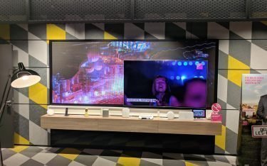 LCD trifft auf LED im Telekom Falgship am Marienplatz in Münchem (Foto: invidis)