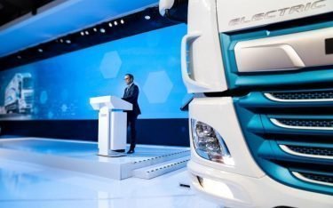 LED Wand am Stand von DAF Trucks auf der IAA 2018 (Foto: Absen)