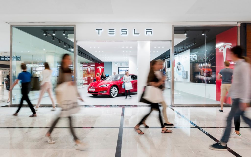 Tesla Verkauf in einem Pariser Einkaufszentrum (Foto: Unibail Rodamco Westfield)