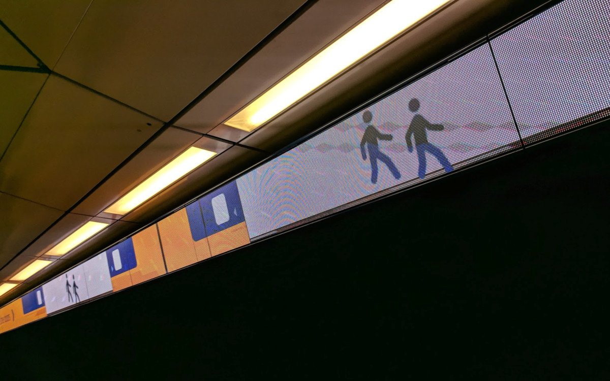 Intelligente Bahnsteige am Flughafen Schipol (Foto: invidis)